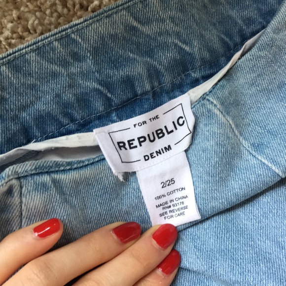 Wide leg jeans with side zipper - Picture 2 of 5